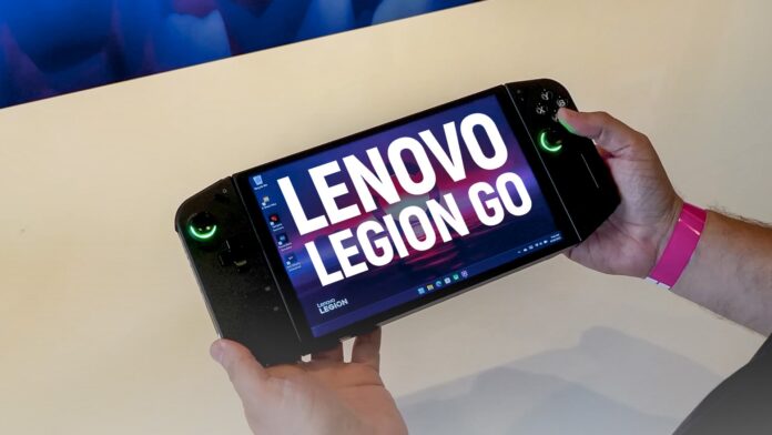 Lenovo Legion Go desafia Steam Deck e ROG Ally com tela maior e mais soluções | Vídeo Hands-on