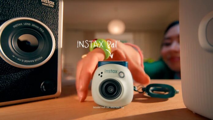 Fujifilm apresenta câmera Instax Pal sem visor e com app dedicado para celulares