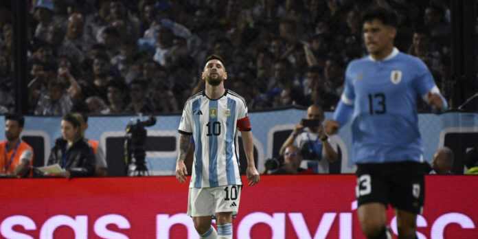 Messi falha particulares da Argentina devido a lesão