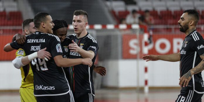 Benfica goleia Torreense no fecho da jornada