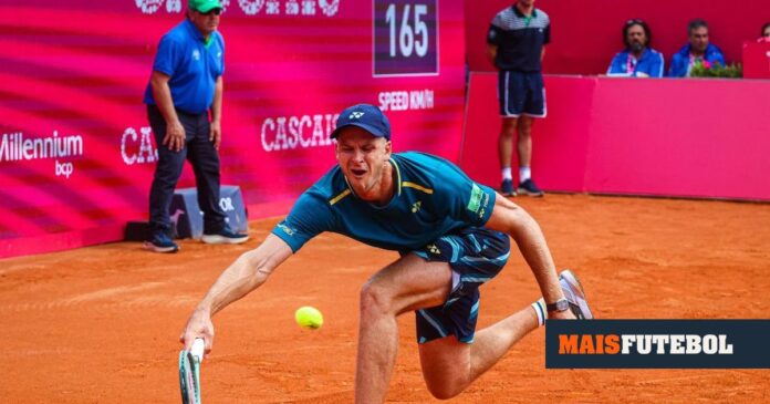 Estoril Open: Hurkacz vence e poderá ser adversário de Nuno Borges nas «meias»