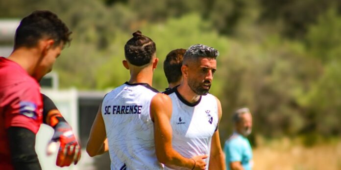 Farense apresenta-se com 24 jogadores e objetivo de melhorar 10.º lugar de 2023/24