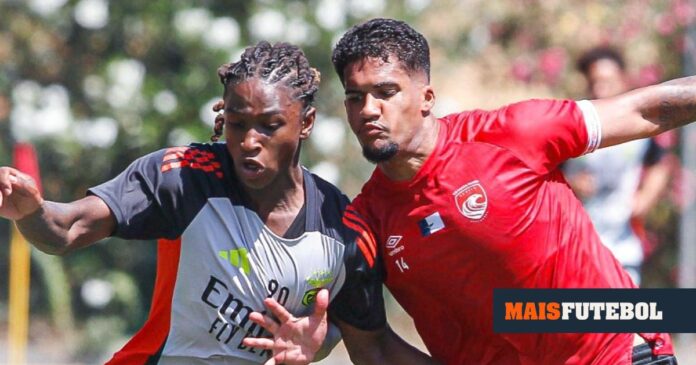 Santa Clara termina pré-temporada com vitória sobre o Benfica B