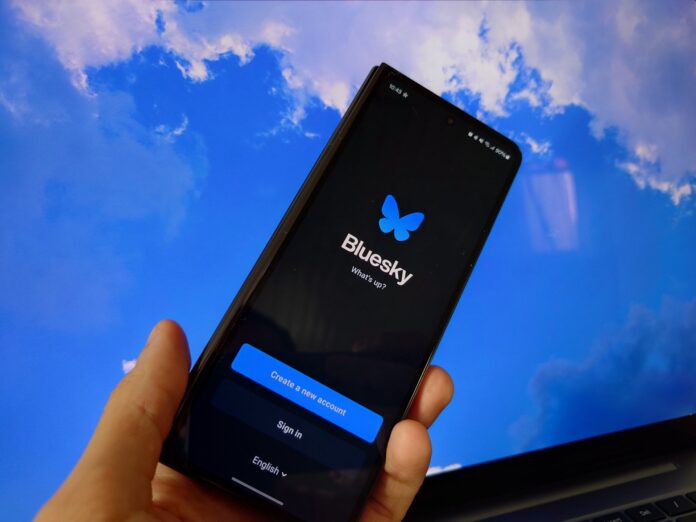 Bluesky tem pico de 1 milhão de usuários ativos por dia com bloqueio do X (Twitter) no Brasil