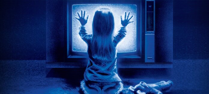 Série de TV de Poltergeist ganha showrunners, diz site