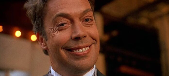 Tim Curry volta aos cinemas após 10 anos com novo terror