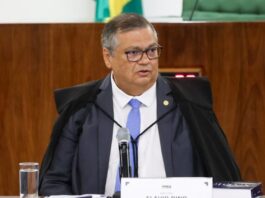 Dino suspende regra sobre aposentadoria de policiais homens e mulheres