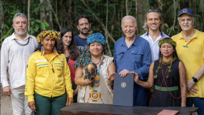 Ninguém pode reverter o avanço da energia limpa nos EUA, diz Biden