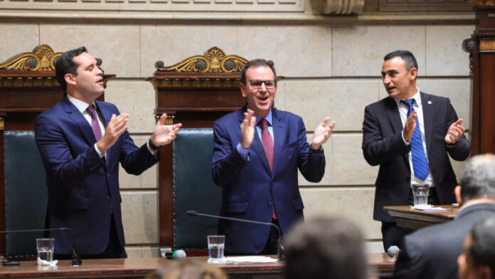 Eduardo Paes promete Ozempic em posse na Prefeitura do Rio