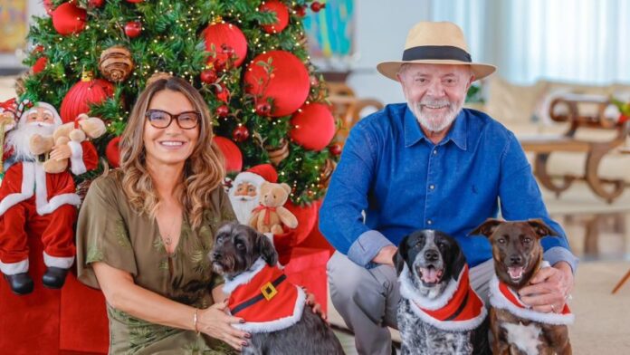 Políticos publicam fotos e mensagens de Natal nas redes; veja