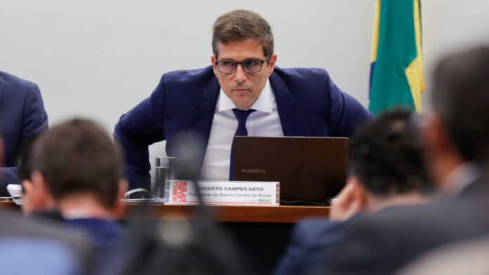 Campos Neto vota sobre juros pela última vez nesta 4ª feira