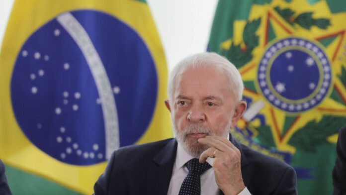 Lula é operado às pressas após sentir dor de cabeça